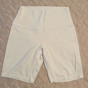 Women’s Lululemon Align 6” Short - white - Size 8